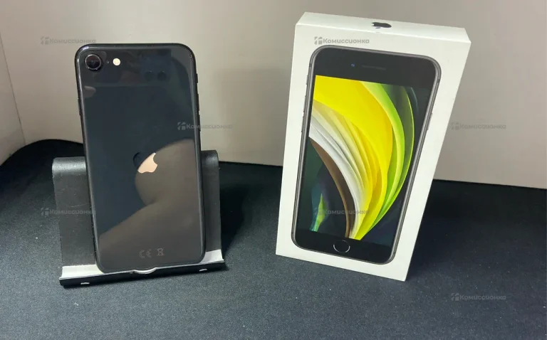 Apple iPhone SE (2020) 3/64 ГБ