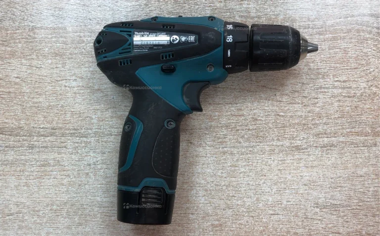 Аккумуляторная дрель-шуруповерт Makita DF333D