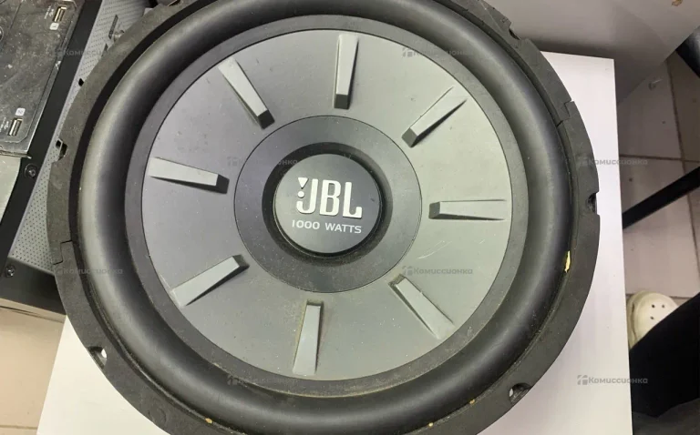 Сабвуфер  JBL 1000 watts