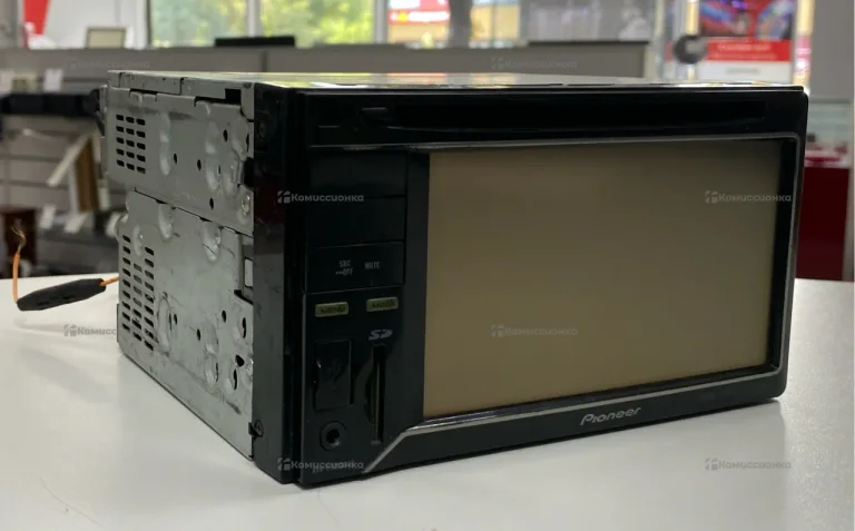 Автомагнитола Pioner AVH-P3250DVD