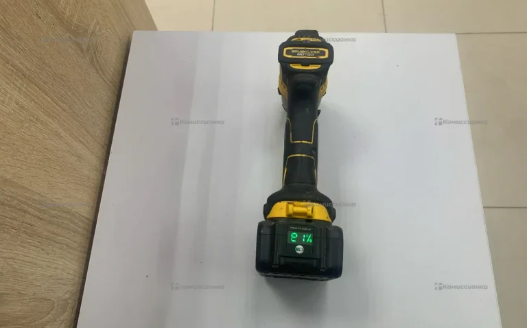 Винтоверт DeWALT DCF840