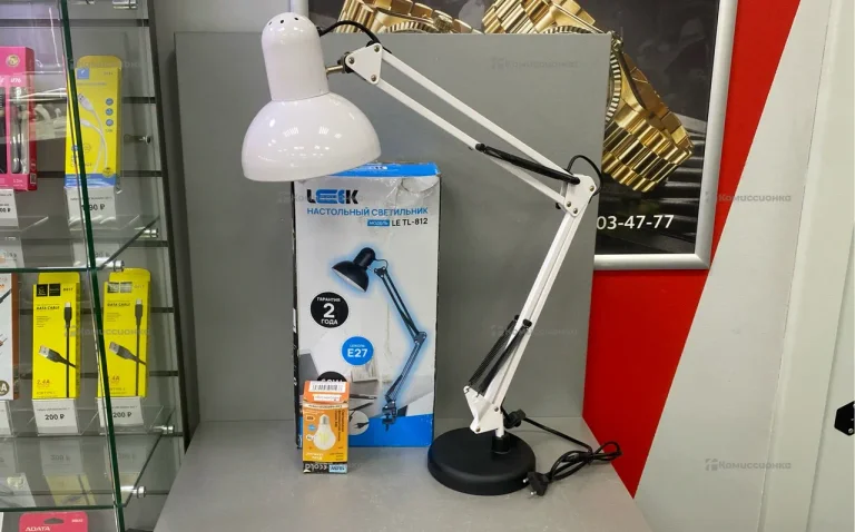 Настольный светильник Leek