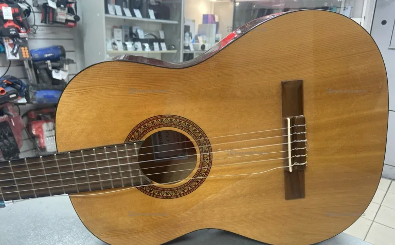 Гитара YAMAHA 6- струн