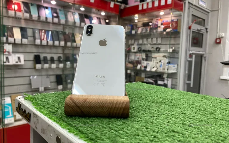 Apple iPhone X 64 ГБ