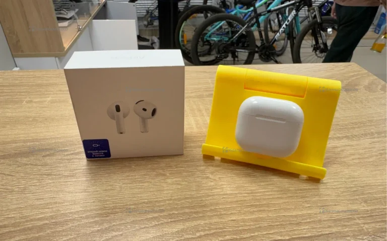 Наушники AirPods 4
