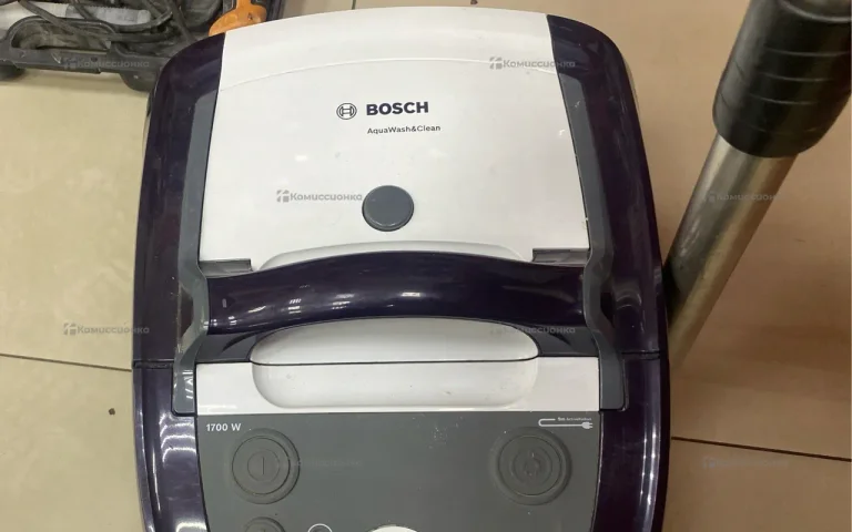 Пылесос  bosch aquawash & clean