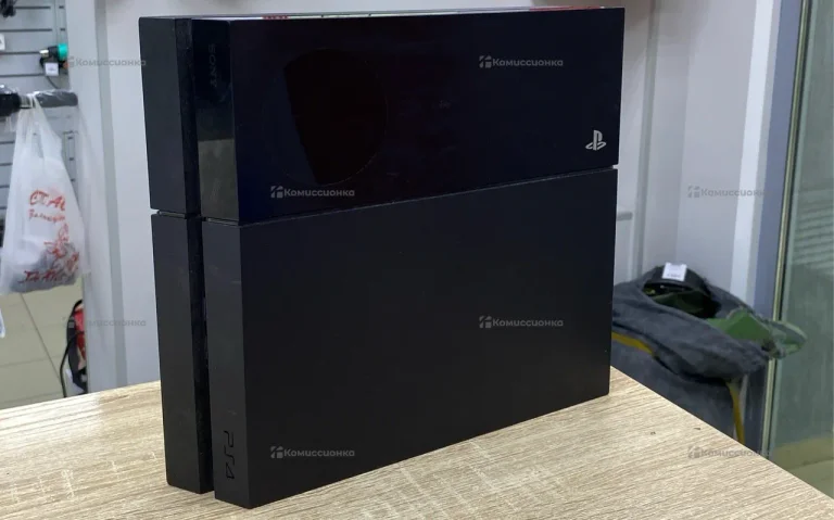 Приставка  PS4 fat 500gb