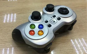 Джойстик Logitech