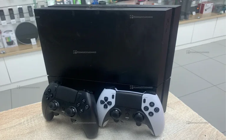 Приставка  PS4