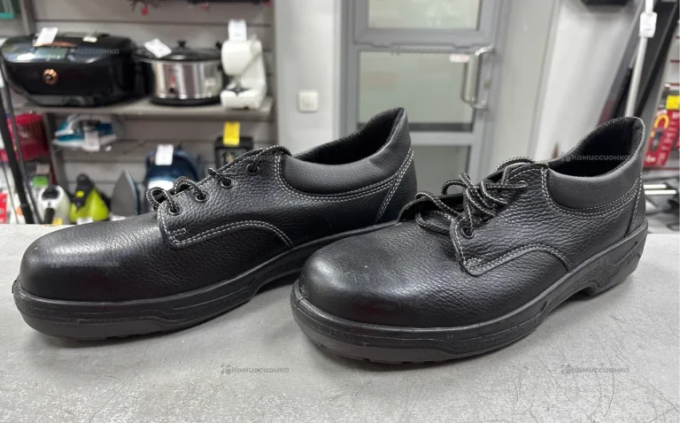 Ботинки с металлическим забором носом