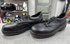 Ботинки с металлическим забором носом