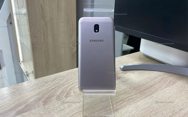 Samsung Galaxy J3 (2017) 2/16 ГБ