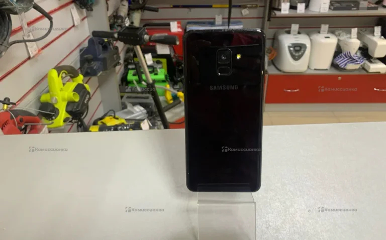 Samsung Galaxy A8+ (2018) 4/32 ГБ