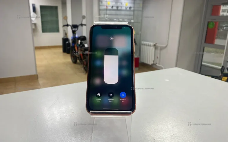 Apple iPhone XR 3/128 ГБ