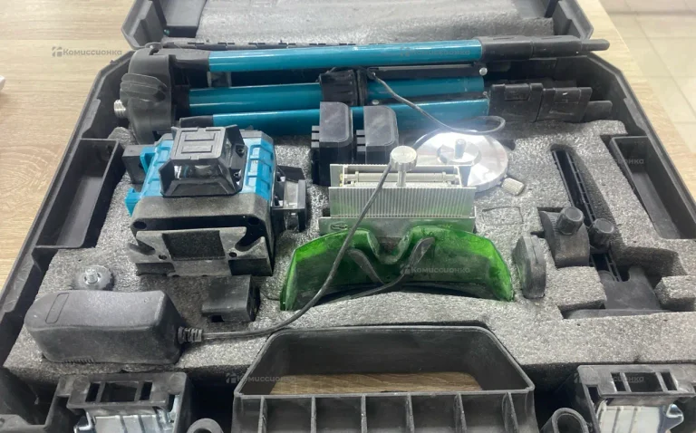 Лаз уровень макита