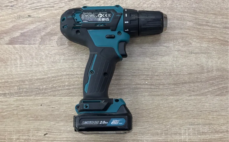 Аккумуляторная дрель-шуруповерт Makita DF333D