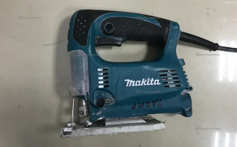 Электролобзик makita 4329 2024г