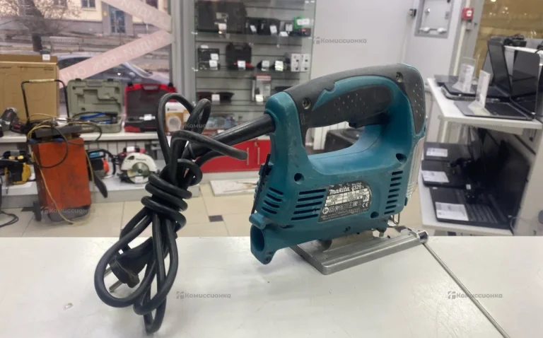 Электролобзик makita 4329