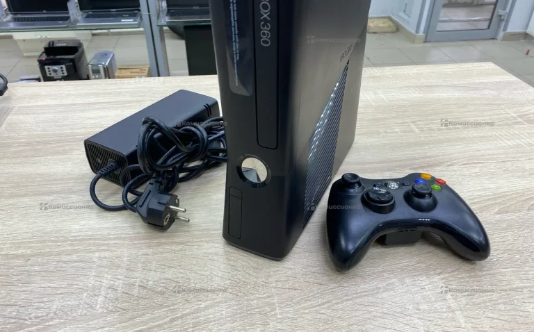 Приставка Xbox 360s. 360 s