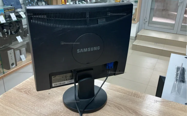 Монитор Samsung Sync Master 943N