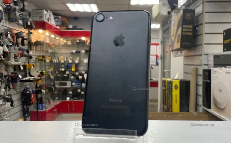 Apple iPhone 7 32 ГБ.