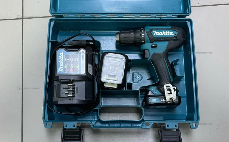 Аккумуляторная дрель-шуруповерт Makita DF333DWAE
