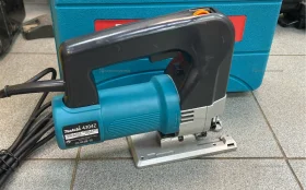 Лобзик Makita сетевой 4304Z