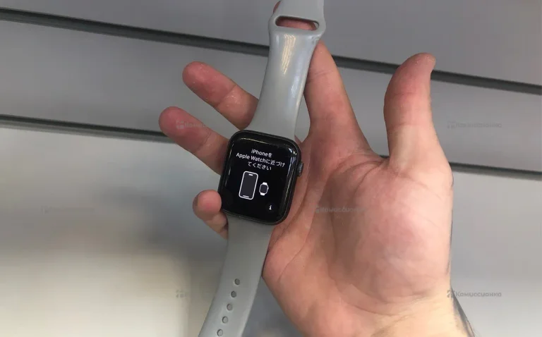 Часы Apple Watch SE 44mm