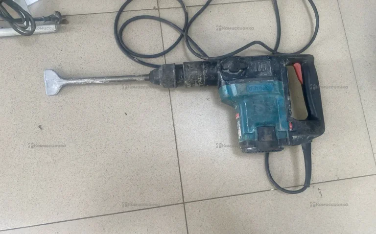 Перфоратор makita HR4500C