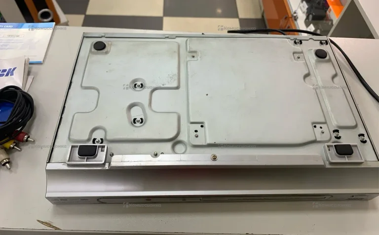 DVD приставка BBK DV313SI