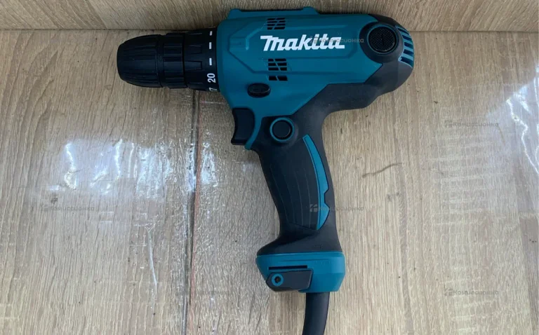 Сетевая дрель-шуруповерт Makita DF0300