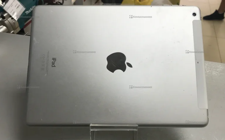 Планшет Apple apple iPad 16Gb WiFi