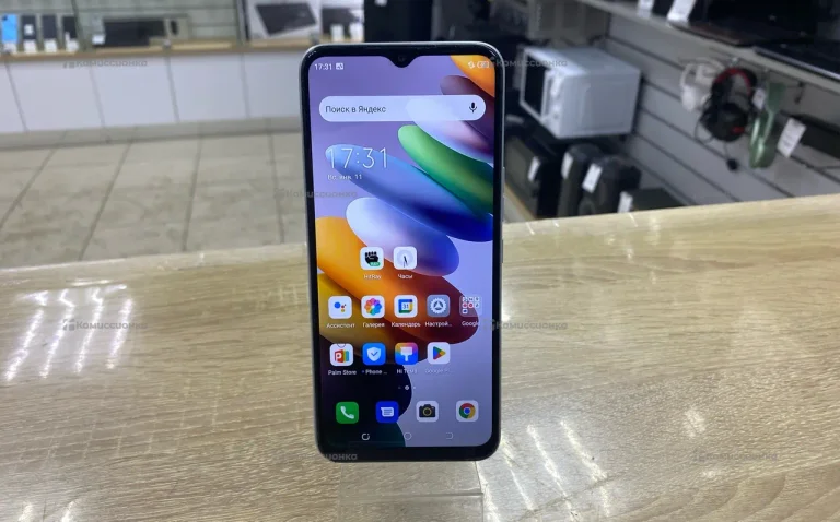 Tecno Spark 8C 4/64 ГБ