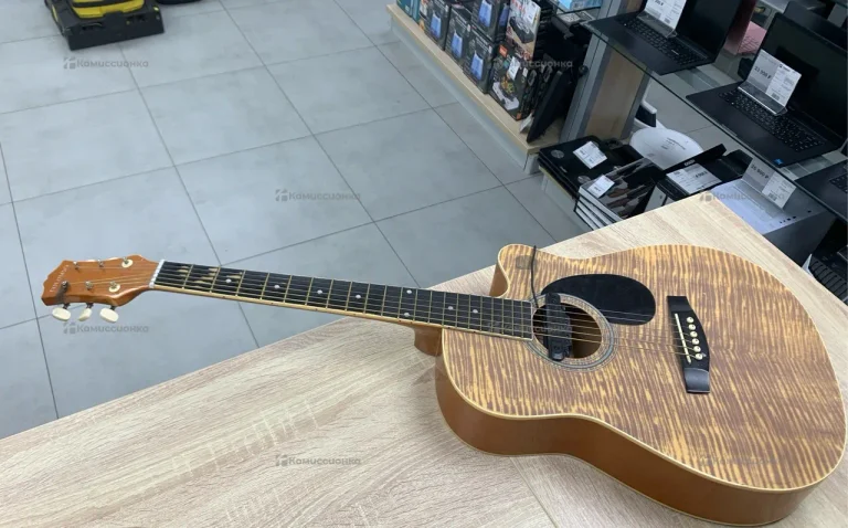 Гитара Colombo