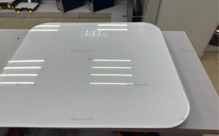 Весы  электронные (белые)