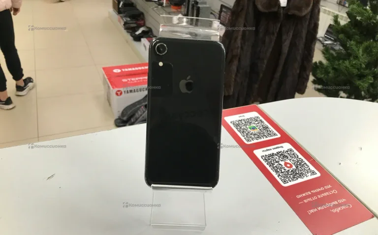 Apple iPhone XR 64 ГБ