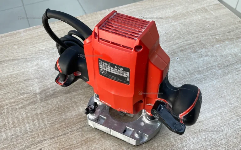Фрезер makita MT M3601
