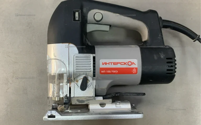 Электролобзик Интерскол МП-100/700Э