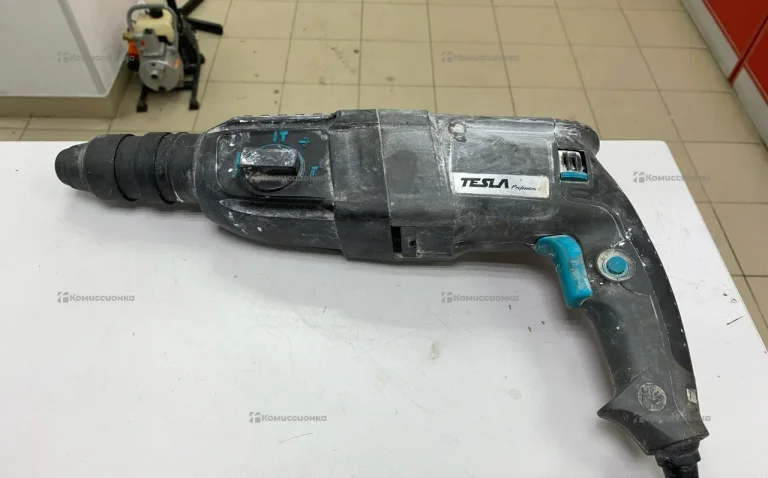Перфоратор сетевой Tesla TR820QC