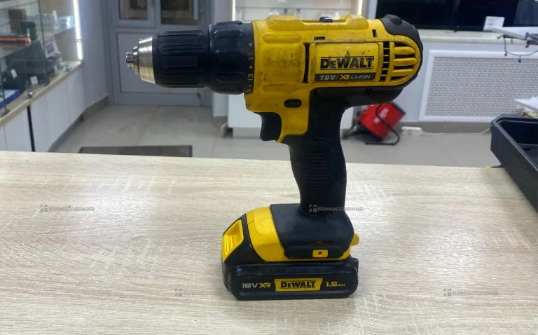Аккумуляторный Дрель шуруповерт Dewalt DCD771