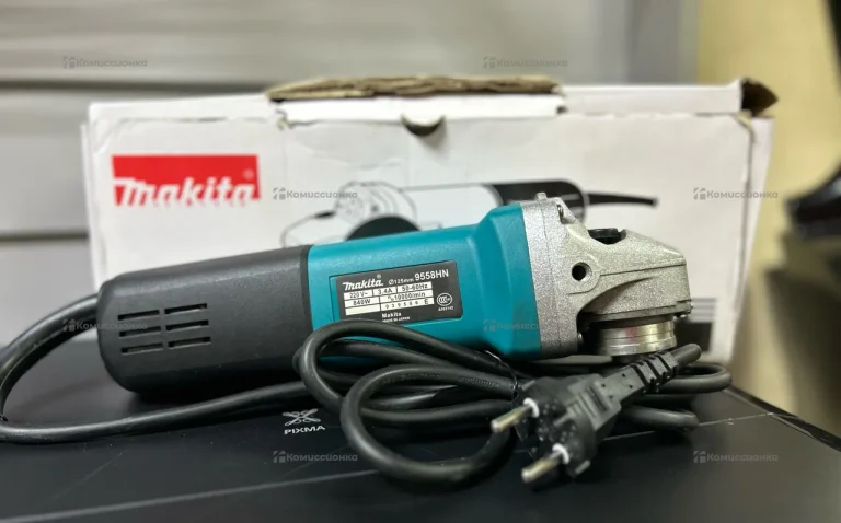 УШМ Makita 9558HN.