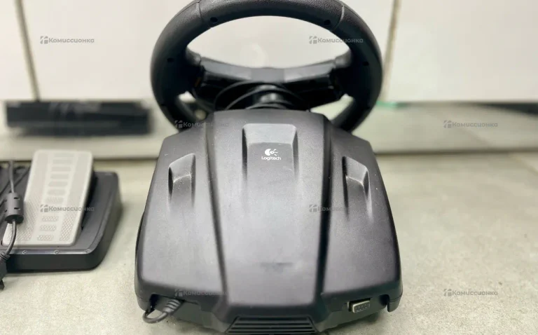 Logitech E-UK12 руль и педали