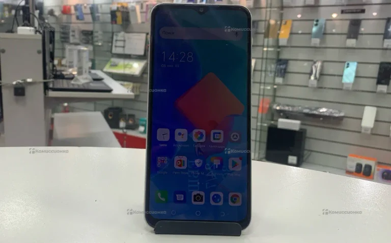 Tecno Spark 8C 4/64 ГБ