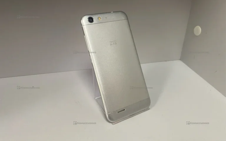 ZTE Blade X7 1/8 ГБ