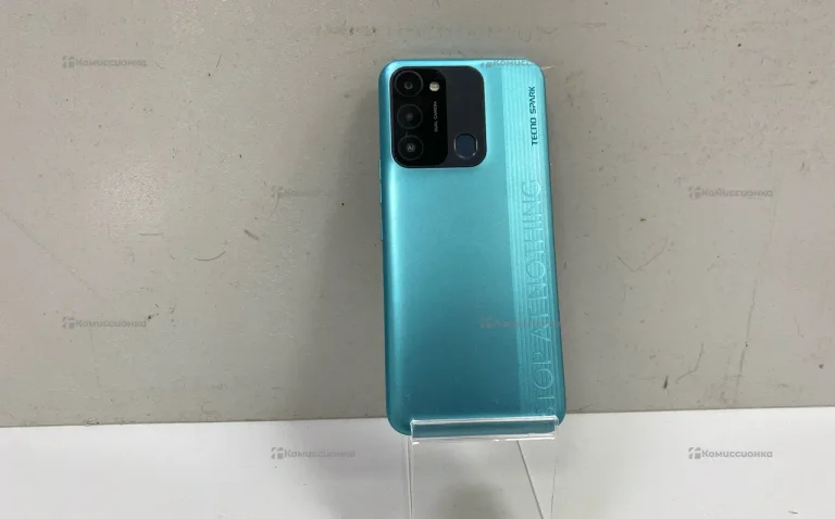 Телефон Tecno spark 8c 64GB