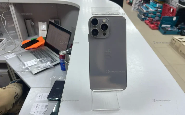 iPhone XR в корпусе 15 Pro 3/128GB