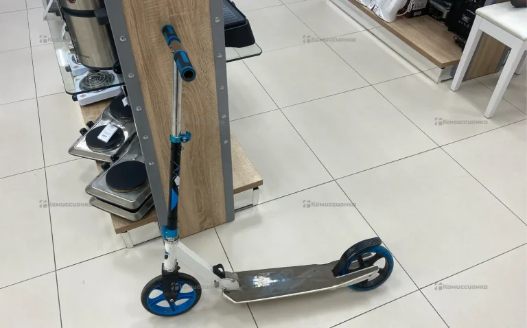 Самокат Novatrack