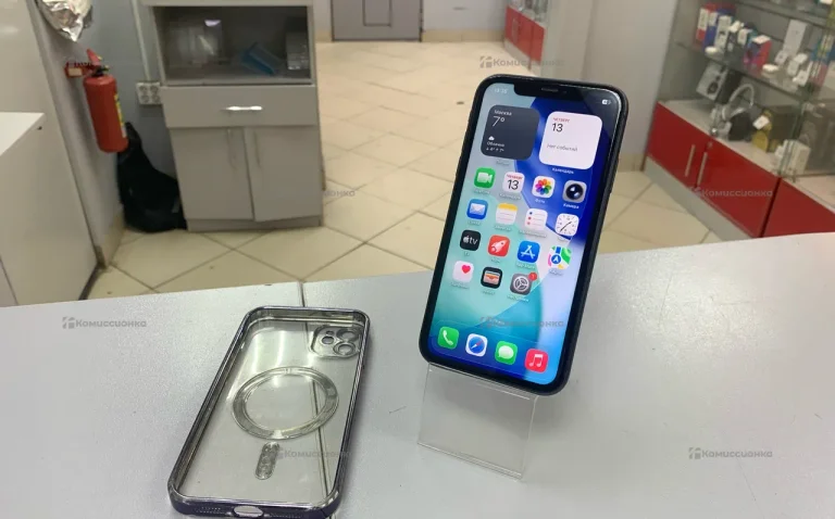 Apple iPhone 11 4/64 ГБ