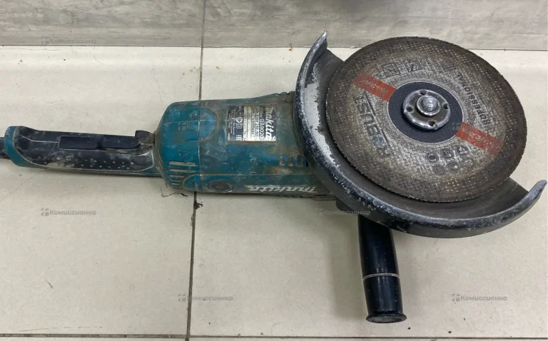 УШМ Makita 230mm GA9020