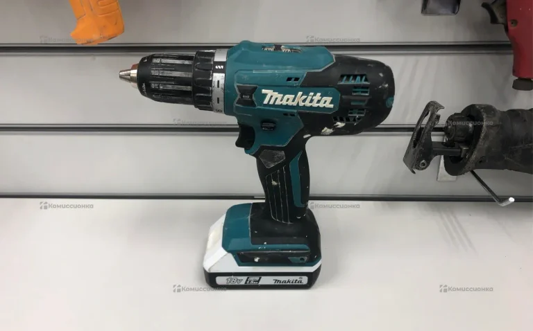 дрель шуруповерт Makita df488d